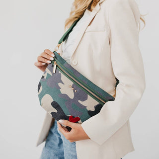 COLBY CANVA PRINTED HEART SLING BAG
