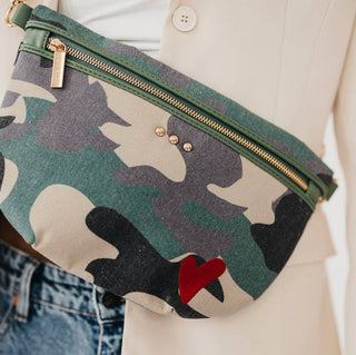 COLBY CANVA PRINTED HEART SLING BAG