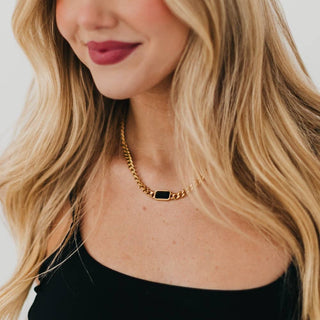 ONYX GOLD CHAIN STATEMENT NECKLACE