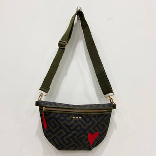 COLBY CANVA PRINTED HEART SLING BAG