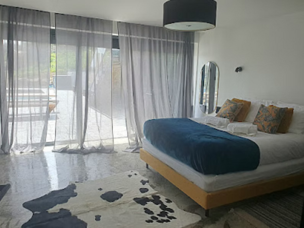 Room image 1