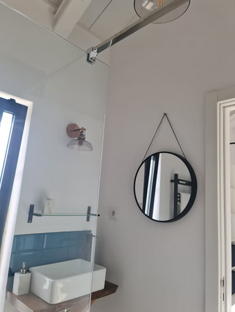 Room image 1